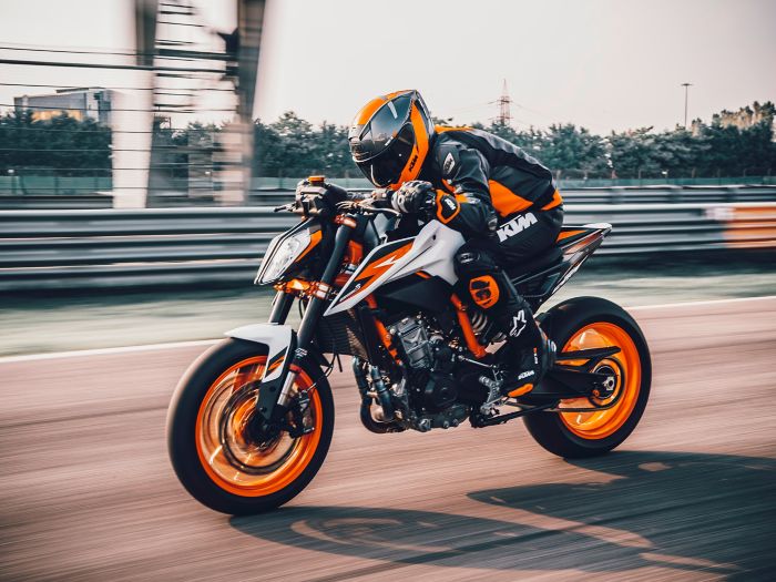KTM 890 Duke R akcelerace