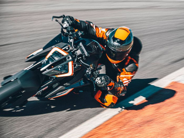 KTM 1290 Super Duke RR v akci