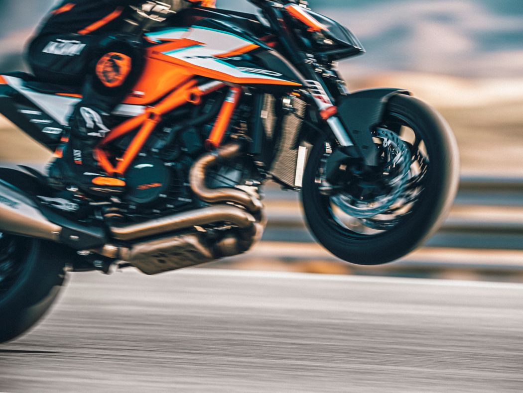 KTM 1290 Super Duke RR v akci