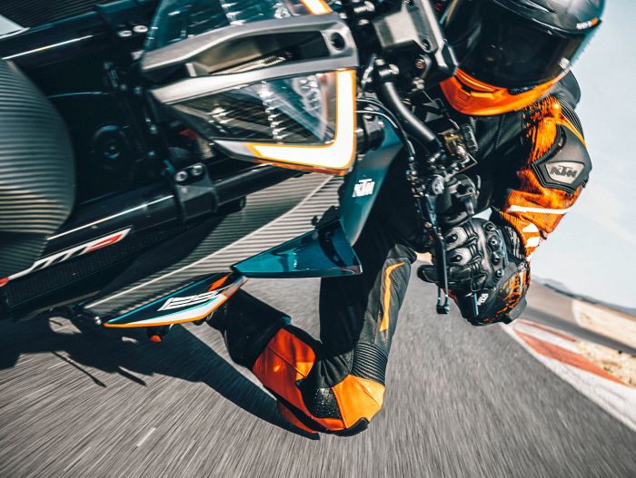 KTM 1290 Super Duke RR v akci